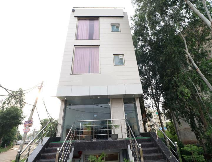 Hotel Wisteria -Main Highway Hotel Zirakpur Exterior photo